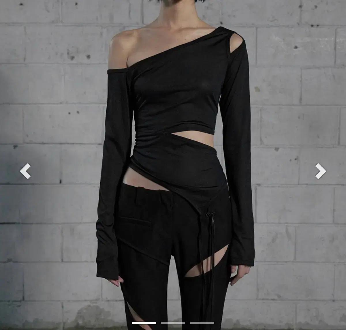 [ 구해요]보헤미안서울 SEE THROUGH CUT-OUT SLEEVE