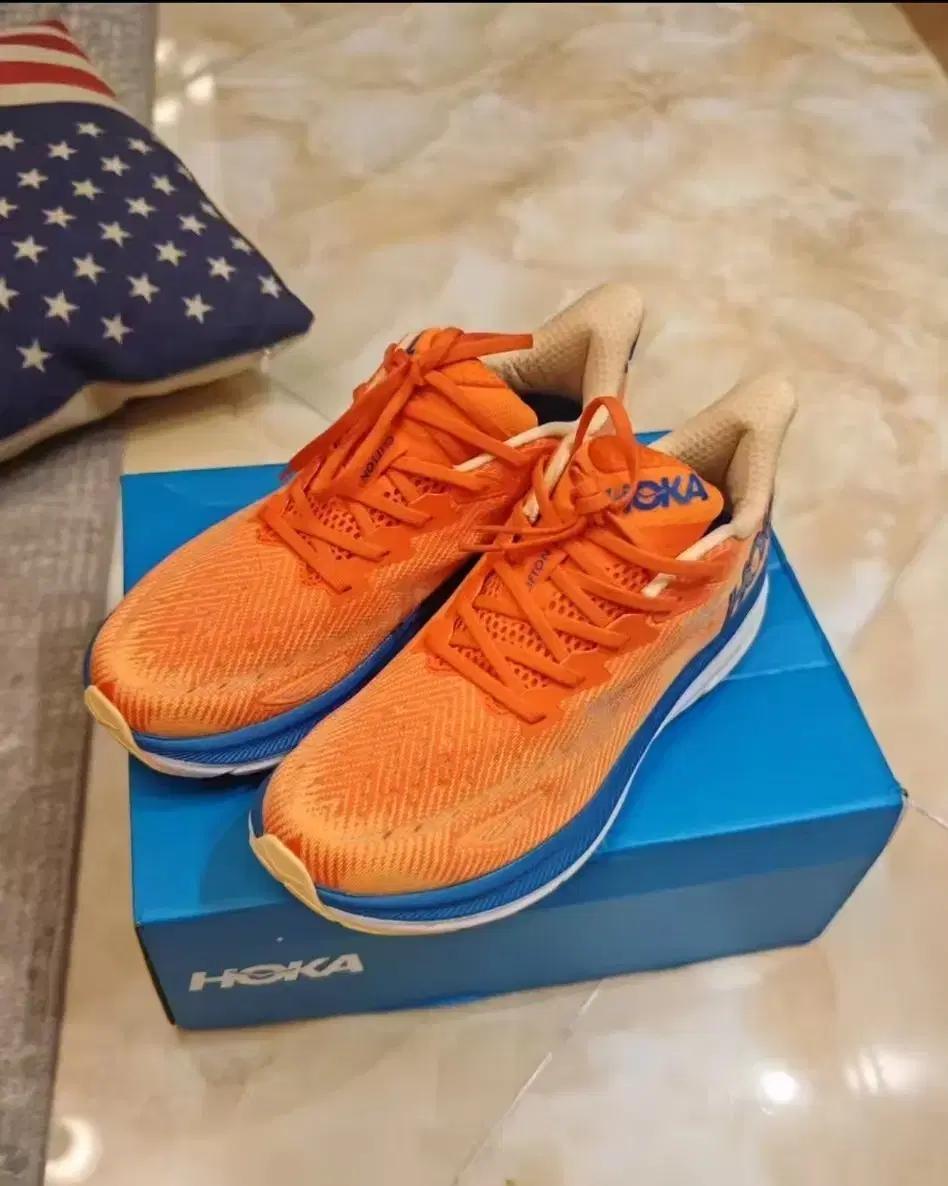 호카 원 원 클리프턴 8 260mm 오렌지 러닝화 남성용