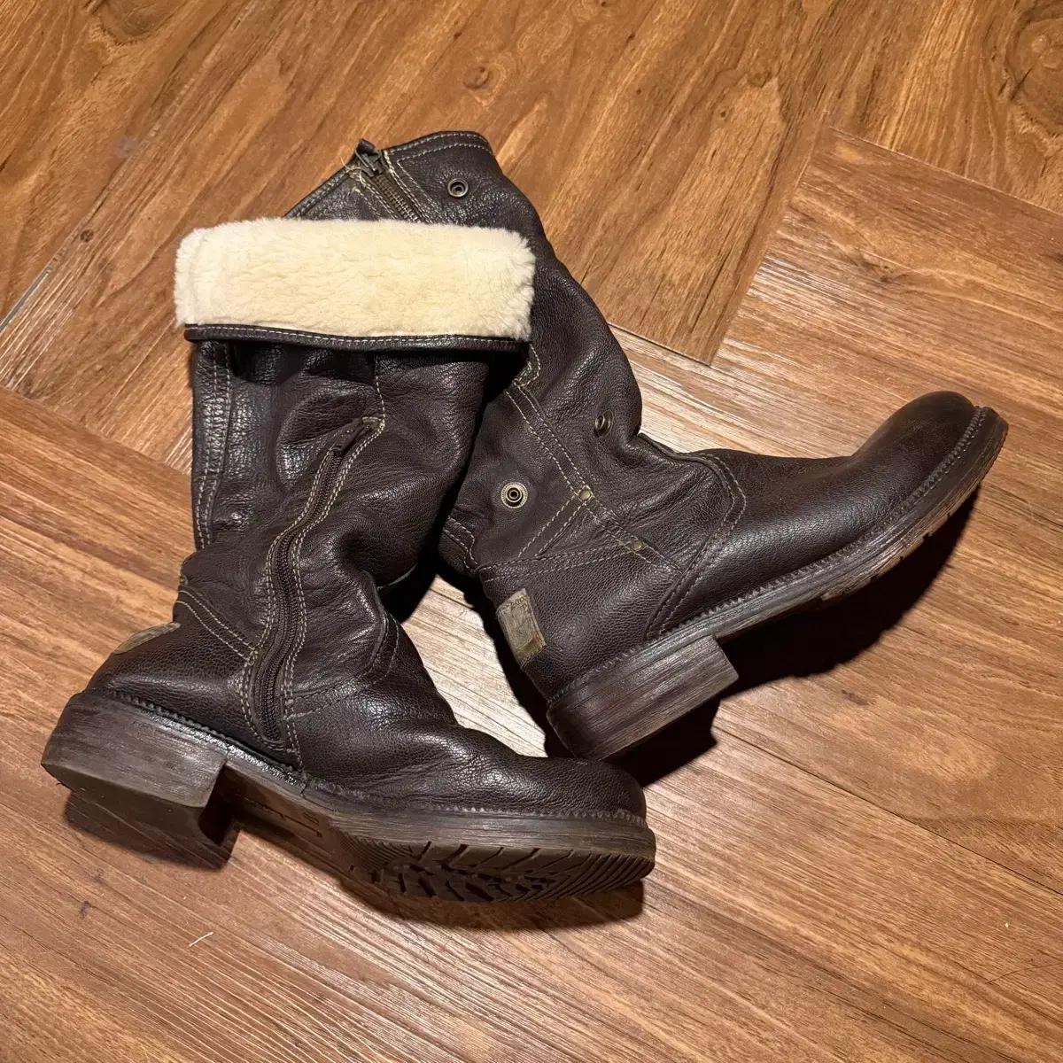 MADE IN ITALY MANAS FUR BOOTS