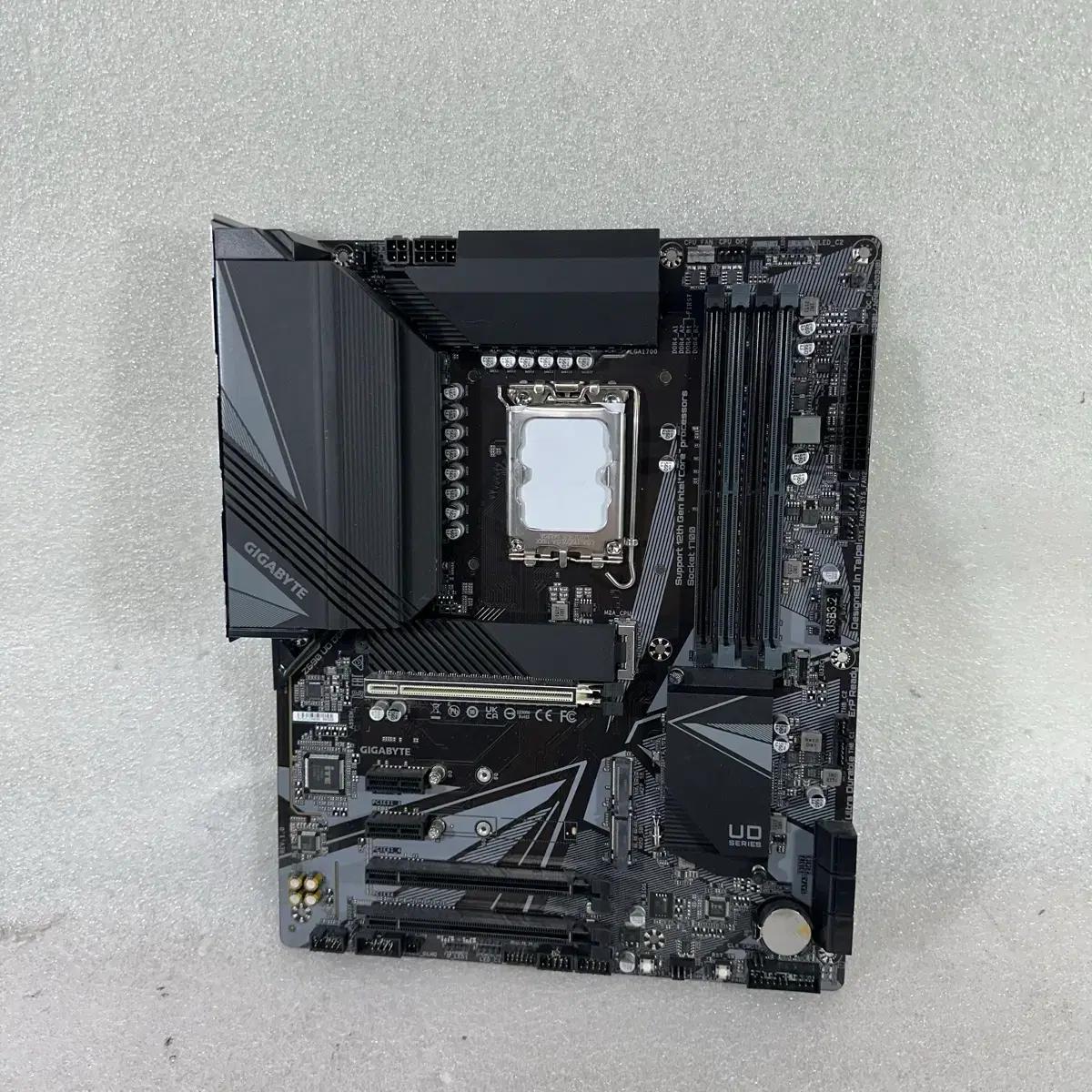 기가바이트 Z690 UD DDR4 12세대 14세대 메인보드
