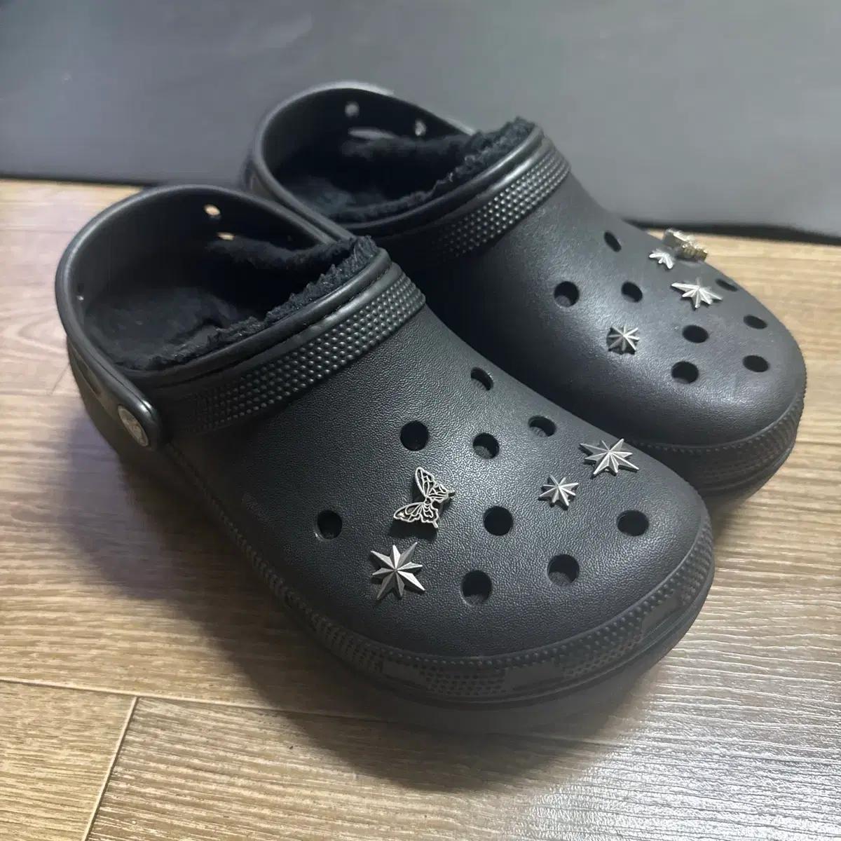 크록스 crocs 플랫폼 블랙 퍼 털 실내화 230