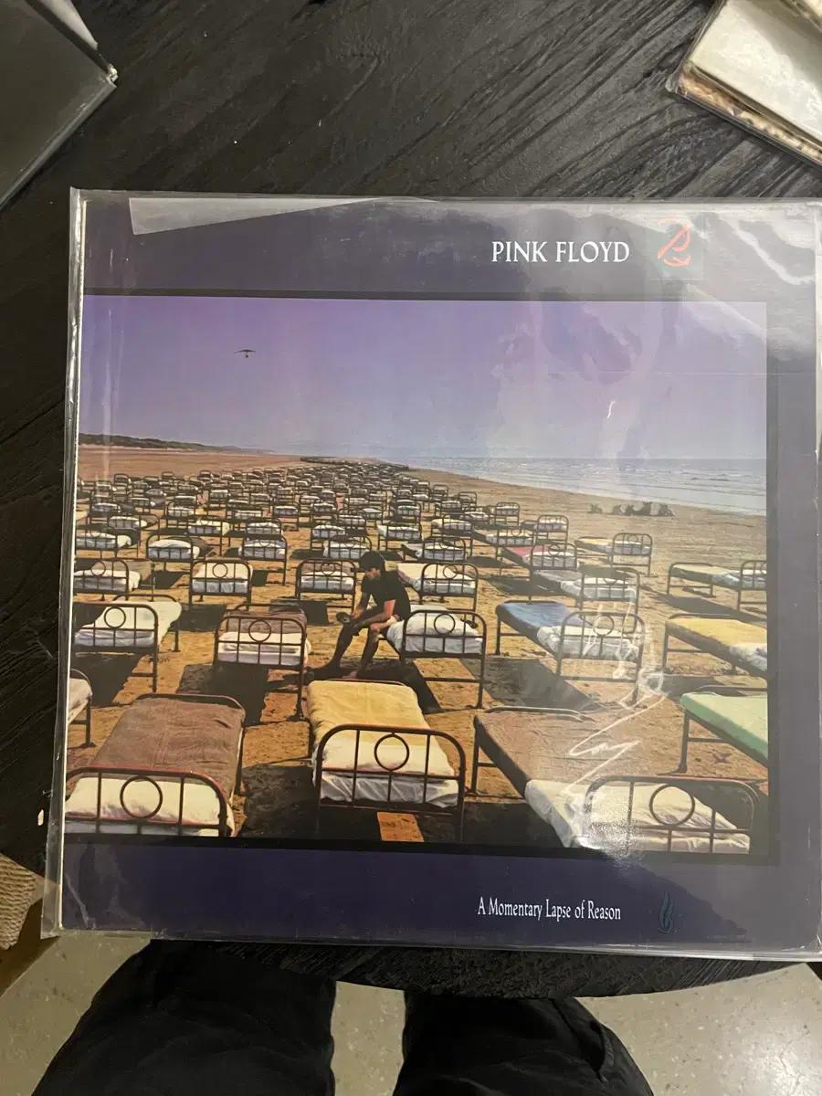 pink floyd - a momentary lapse of reason