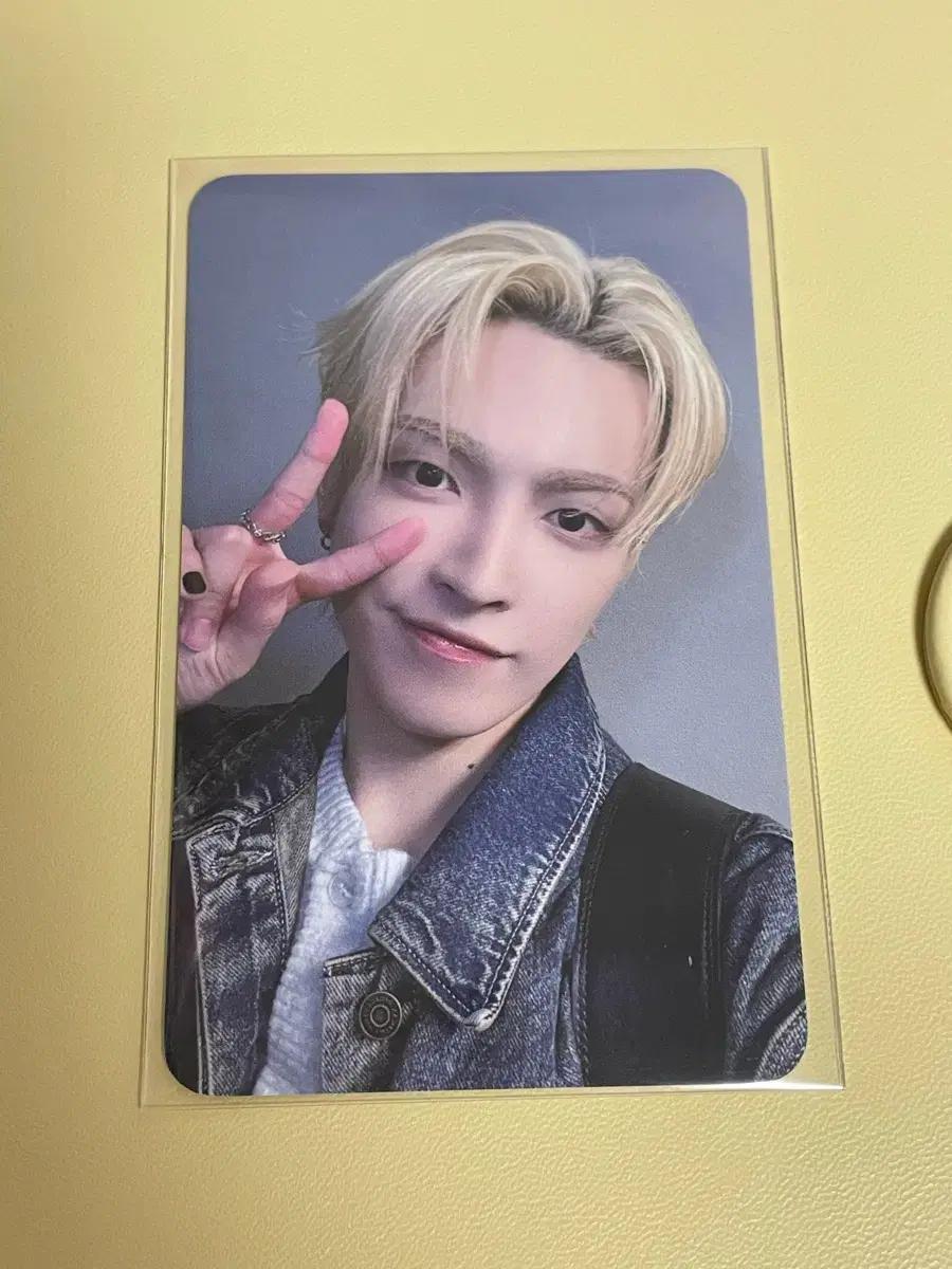 에이티즈 콘서트 에이티니존 홍중 포카