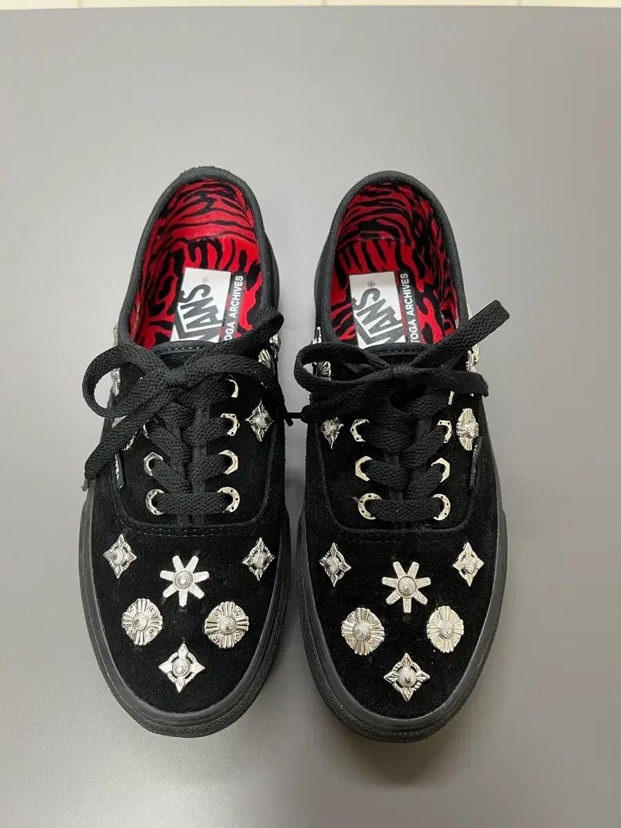 토가 X 반스 에센틱 toga vans