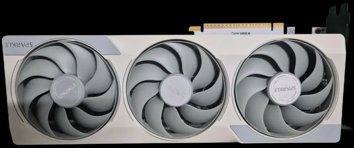 SPARKLE Arc B580 12GB 화이트 중고 팝니다.