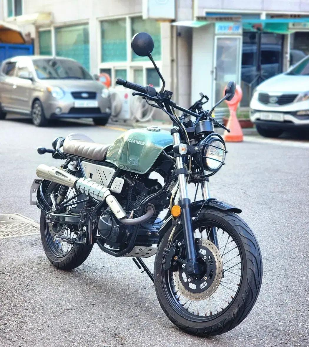 20년식 부캐너125 올리브그린 1만 팝니다 입문강추