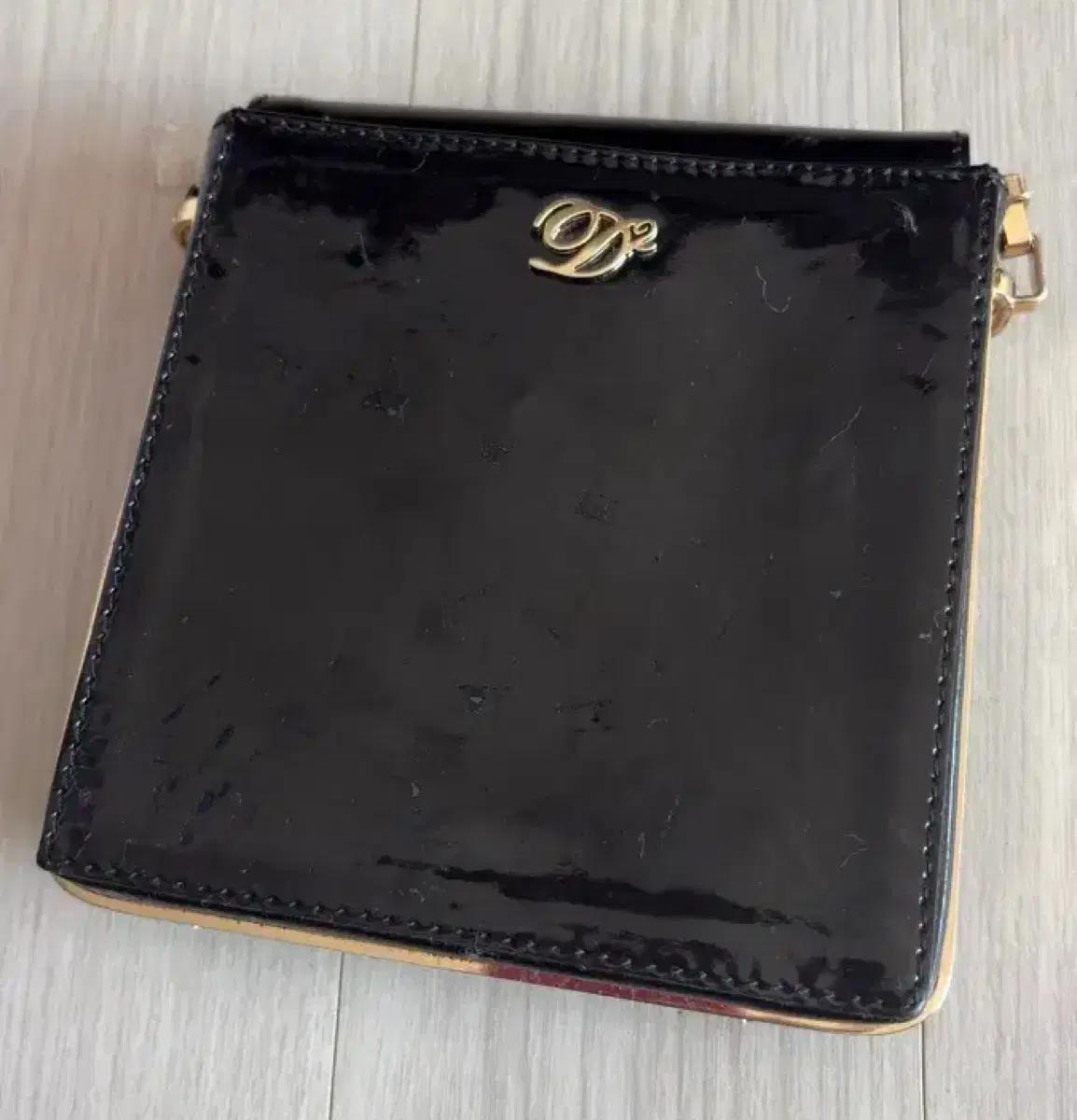 정품 디스퀘어드2 Gold metal Brace Mini Bag