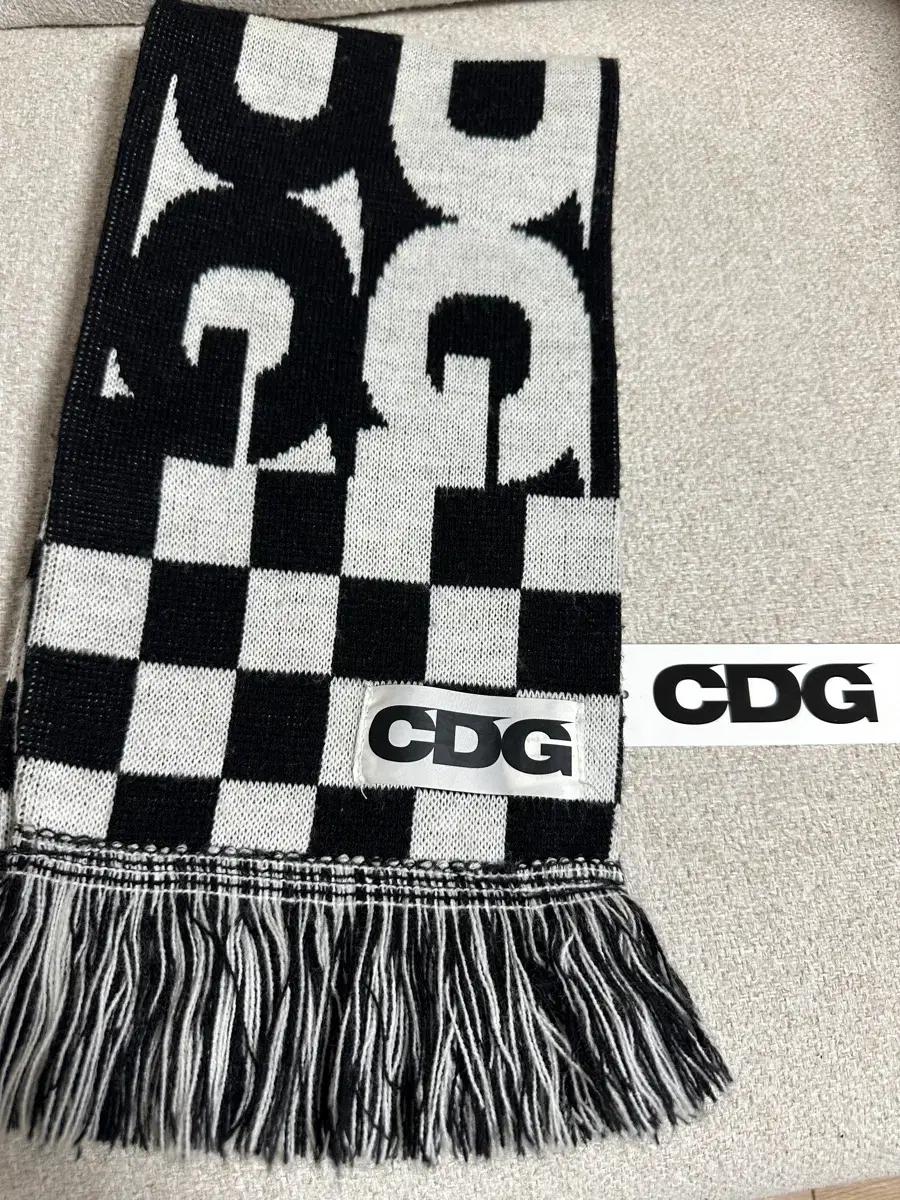 CDG 로고 체크 머플러 화이트 블랙