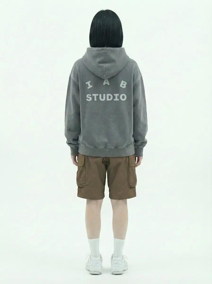 IAB STUDIO 로고 후드티 그레이