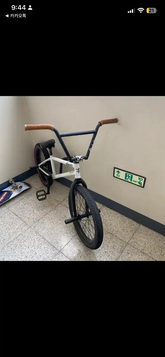 Flybikes BMX 자전거 화이트 컬러비엠엑스