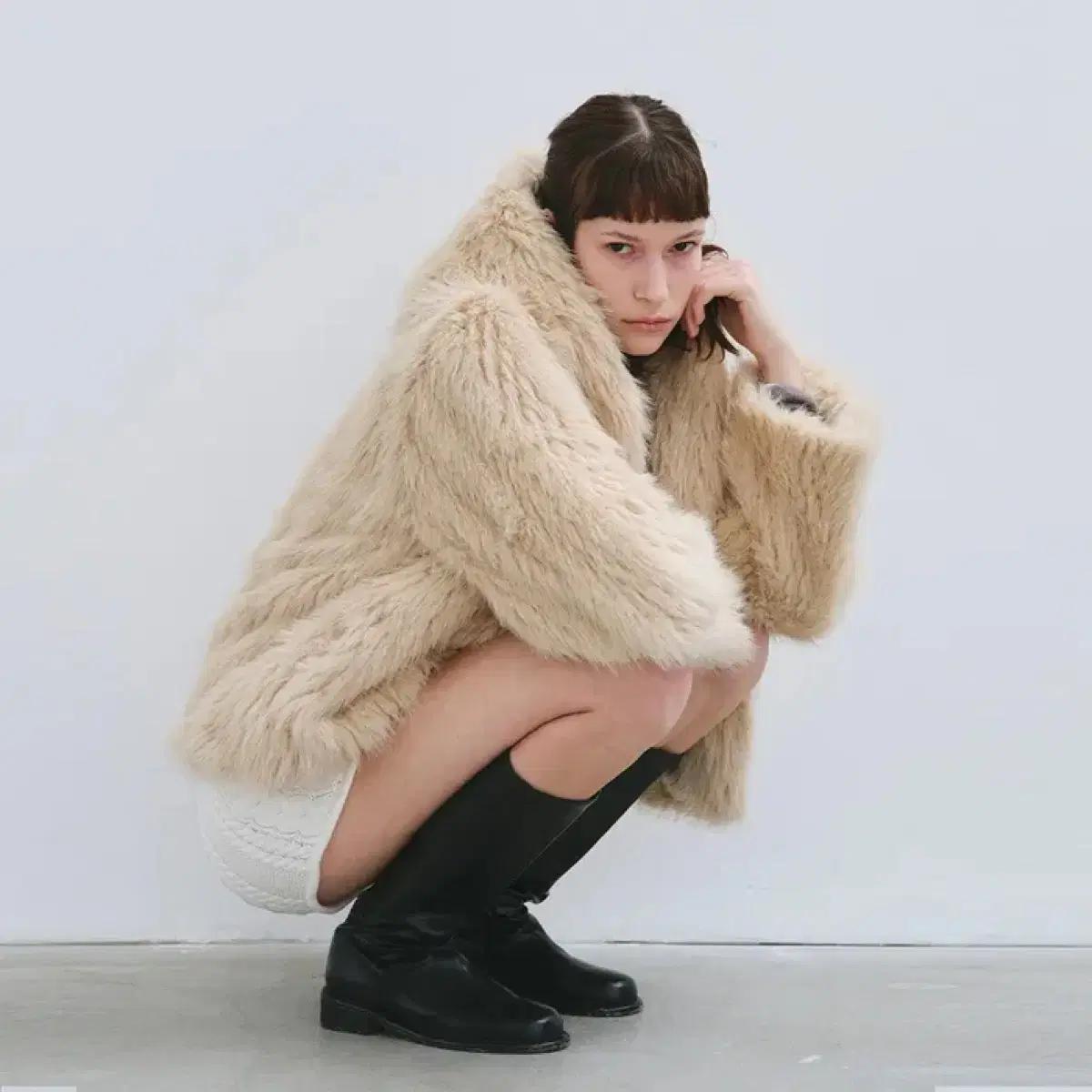 해브레스 MOANA HOODIE FAUX FUR JACKET BEIGE