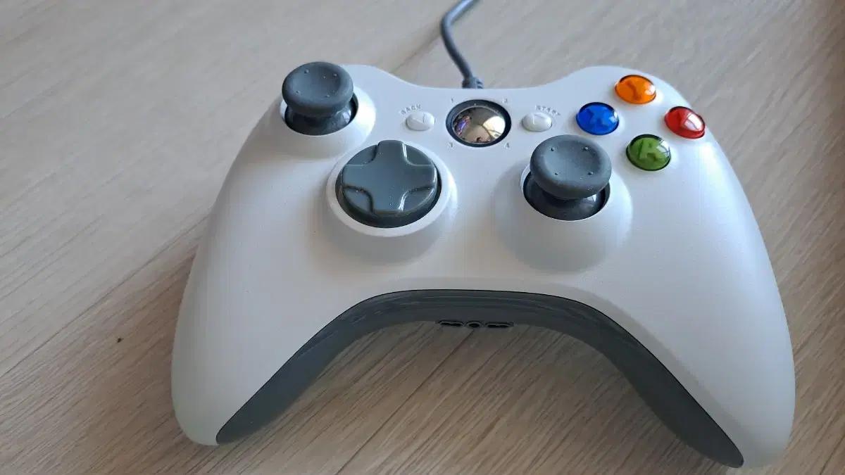 xbox360슬림  키넥트 세트 320기가기 게임 6장