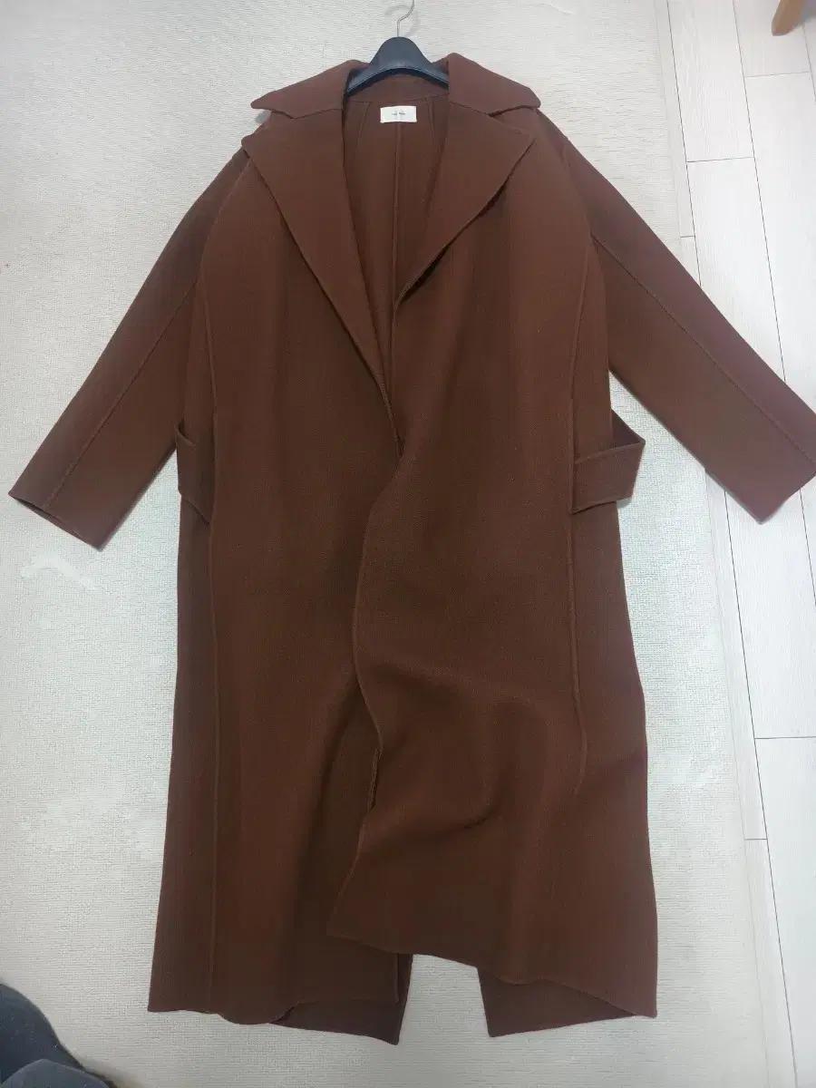 더 로우 코트