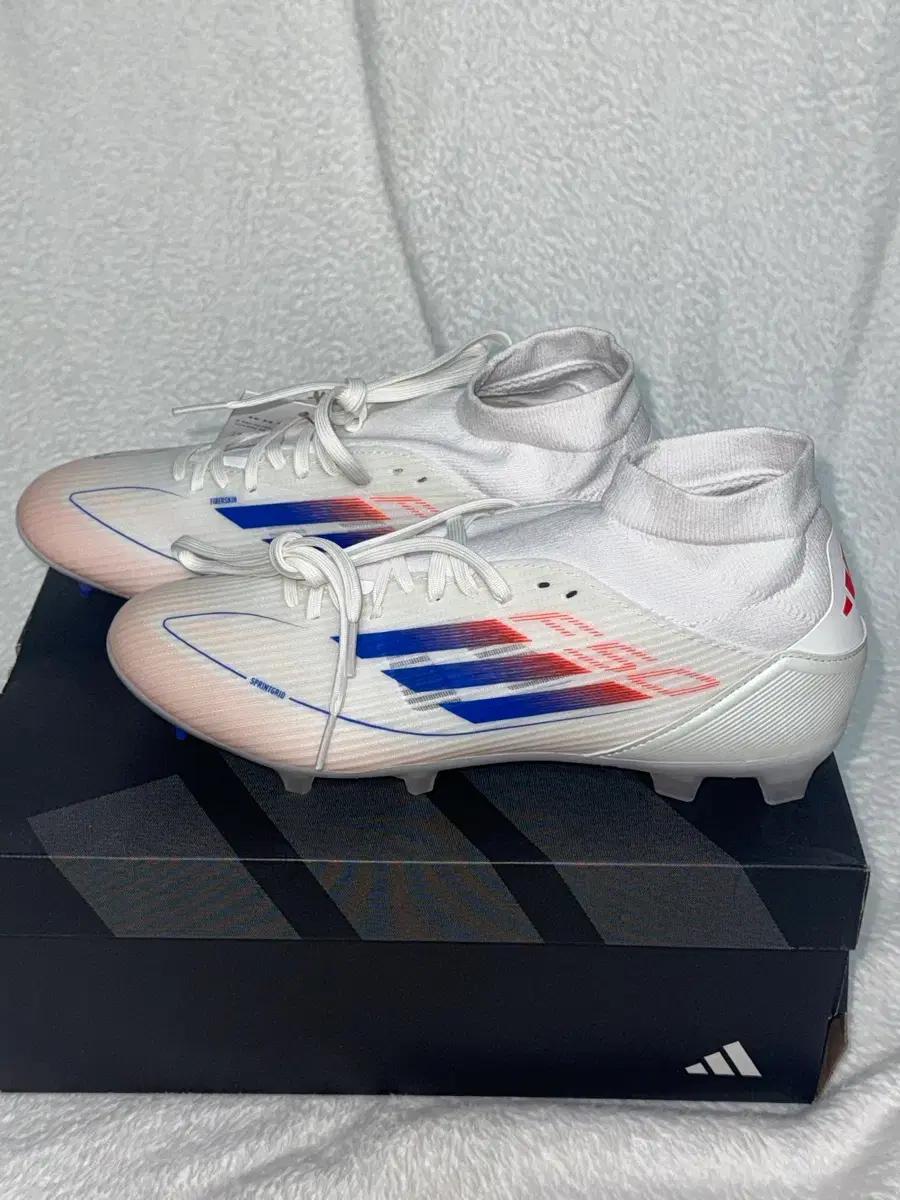260 아디다스 F50 Mid FG/MG 축구화 (택 있음)