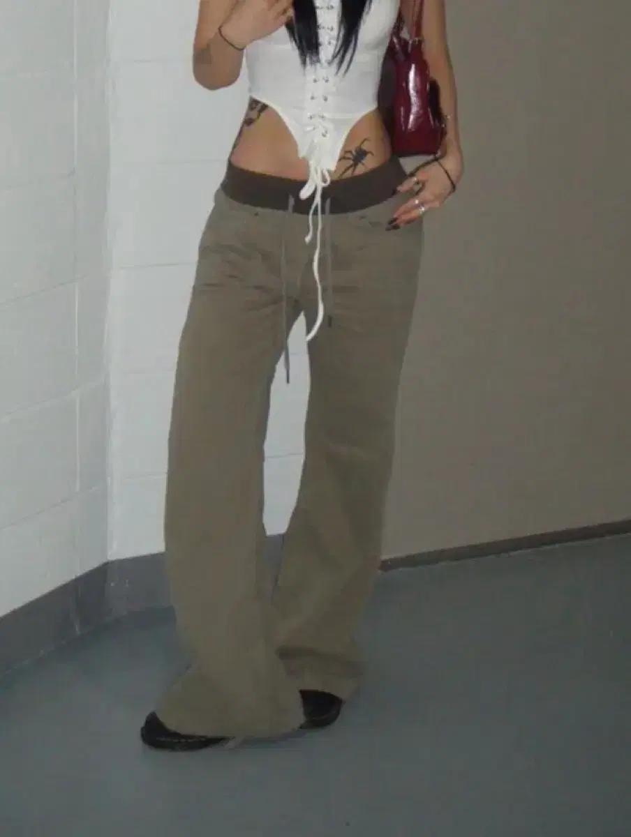 low waisted banding bootcut 로우라이즈 밴딩 부츠컷