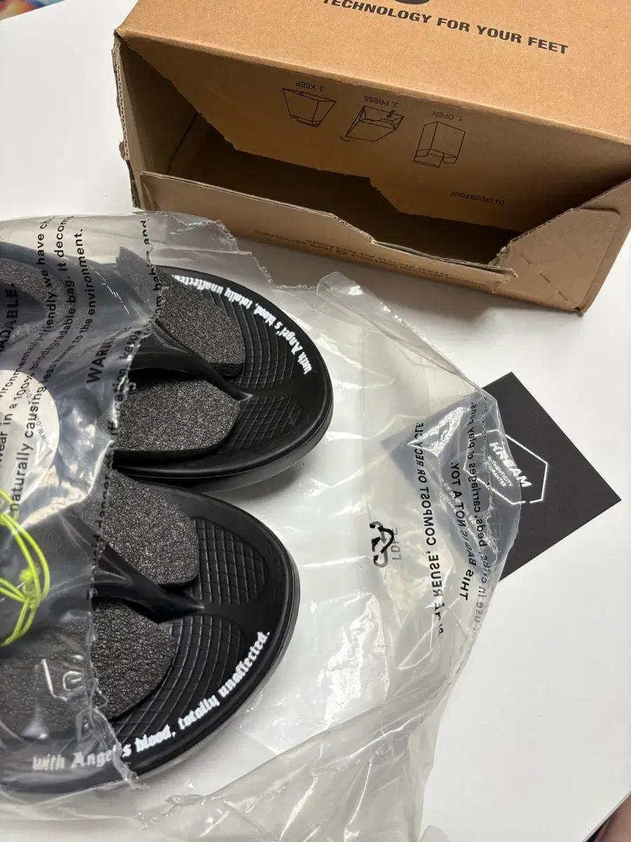 우포스 언어펙티드 스카페이스 콜라보 270