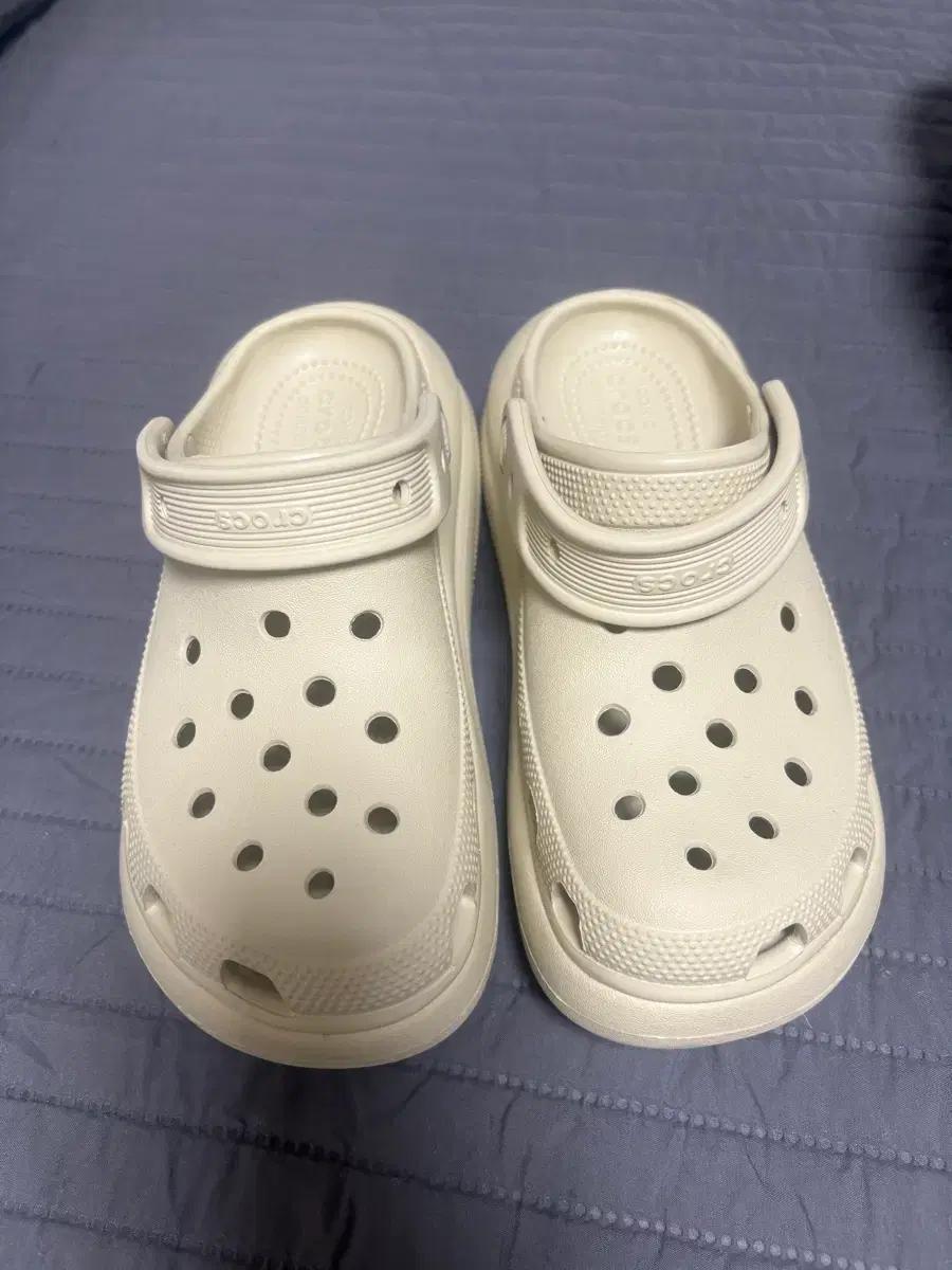 크록스 높기 6cm 새상품입니다