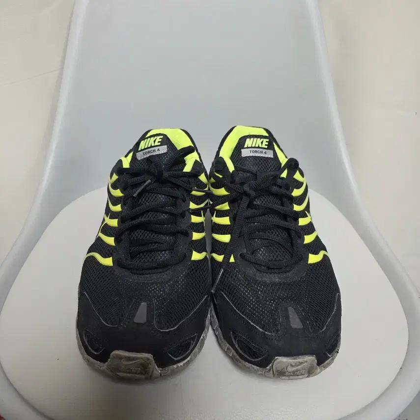[NIKE] 남성 에어맥스 Torch 4 블랙 볼트  290mm