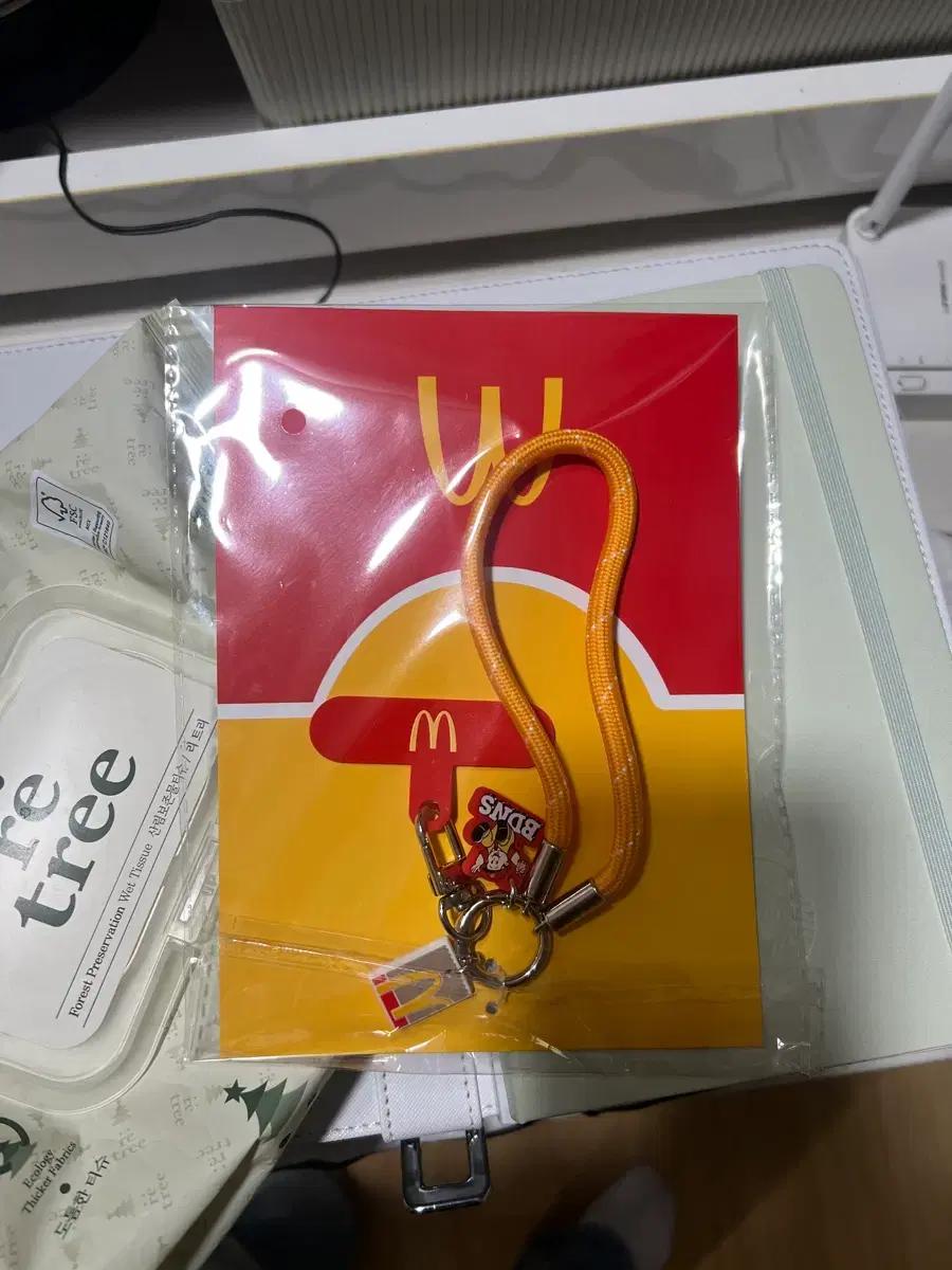 맥도날드x빠더너스 콜라보 스트랩