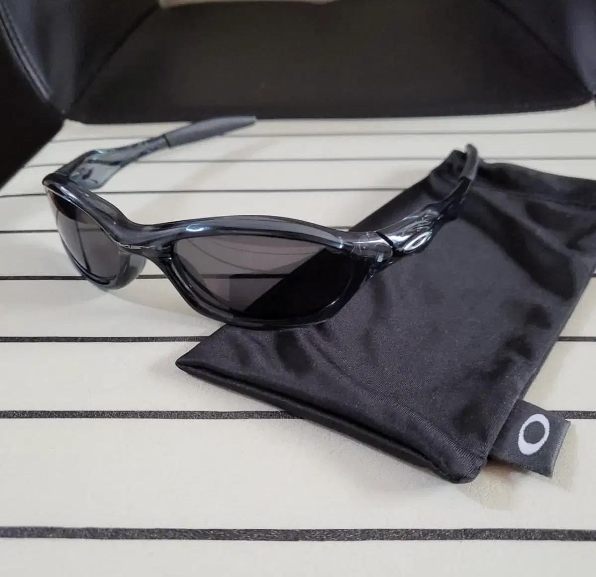 오클리 언노운 크리스탈 블랙 새상품급 oakley unknown