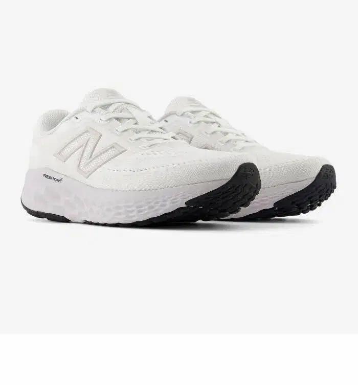 뉴발란스 Fresh Foam X EVOZ  러닝화  240 새제품