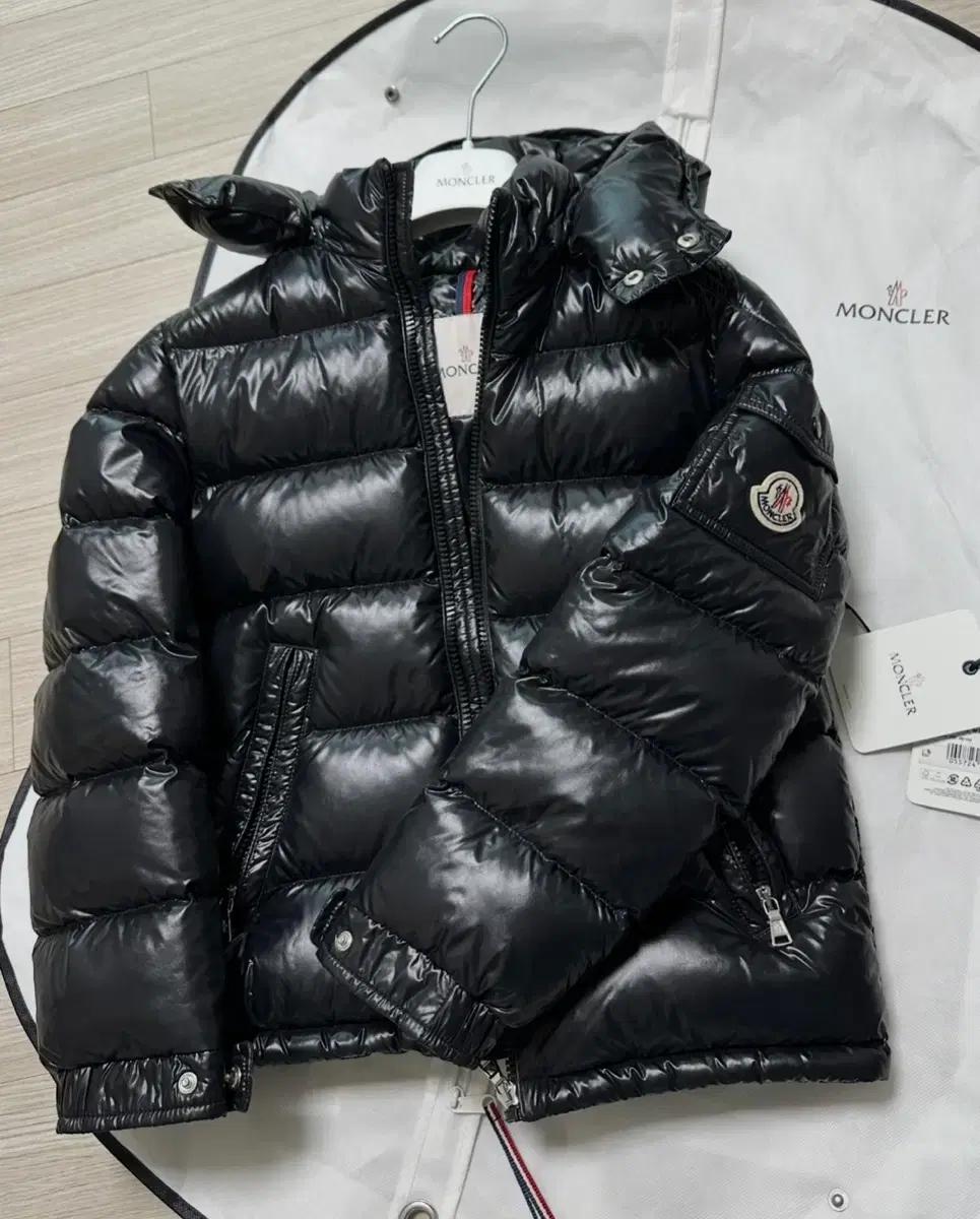 몽클레어 뉴 마야 10A 패딩