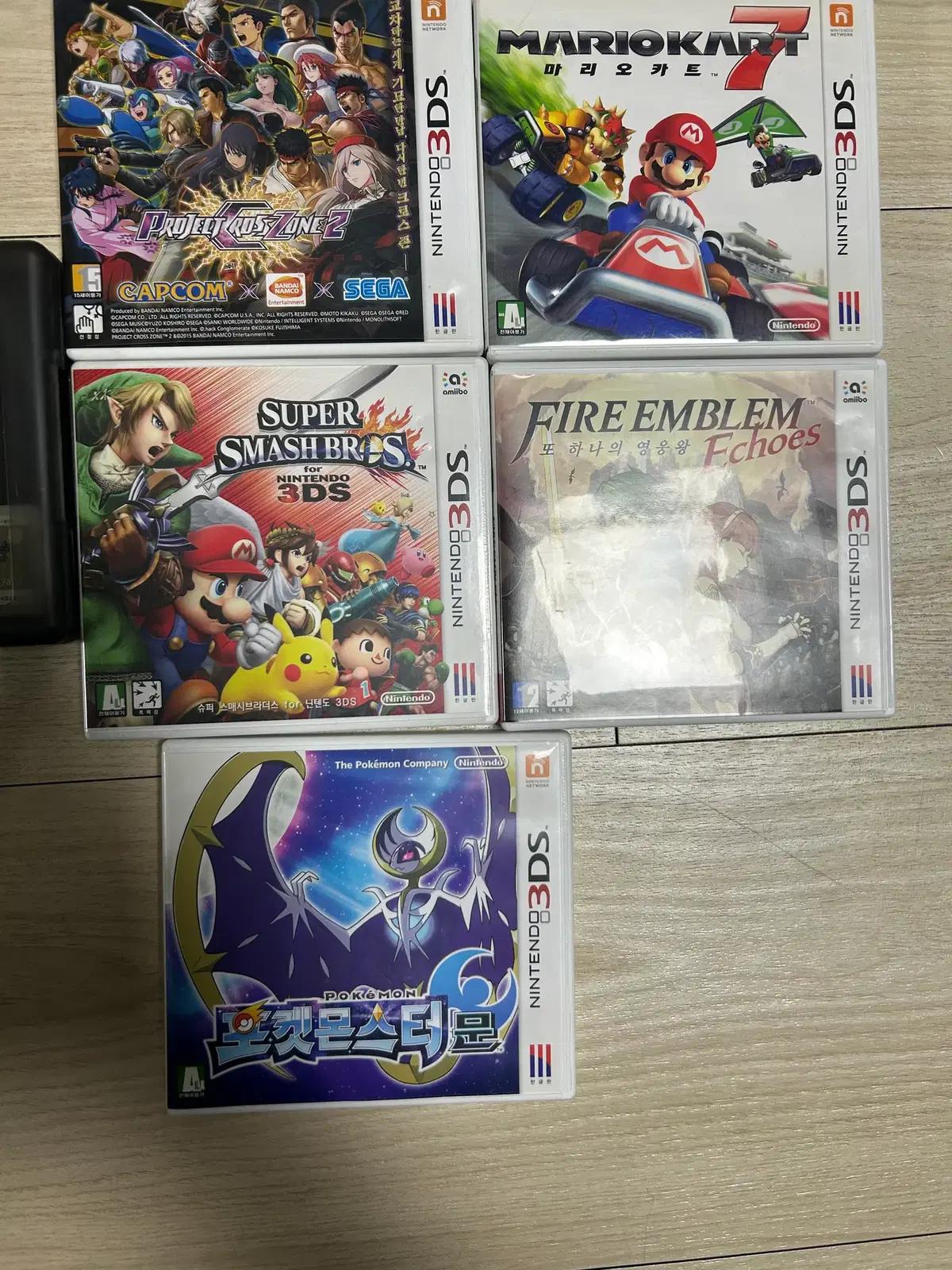 닌텐도 3ds xl 레드 팝니다 사진에 있는 칩까지 통으로 판매합니다~~