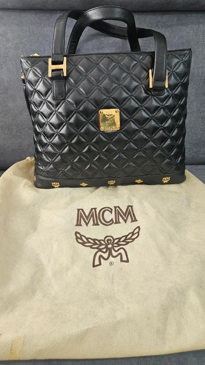 MCM 퀼팅 레더 토트백 블랙