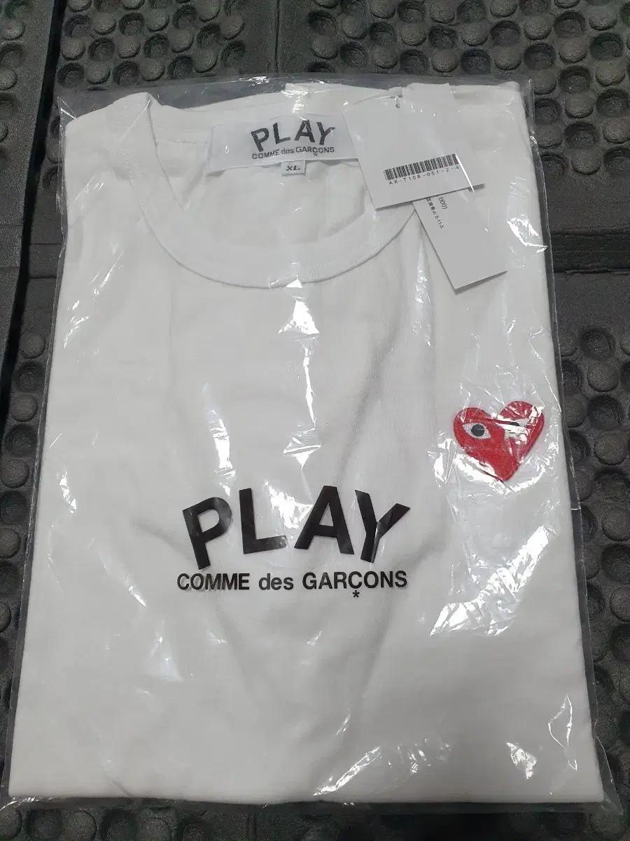 꼼데가르송 PLAY 흰색 반팔티 XL 하트