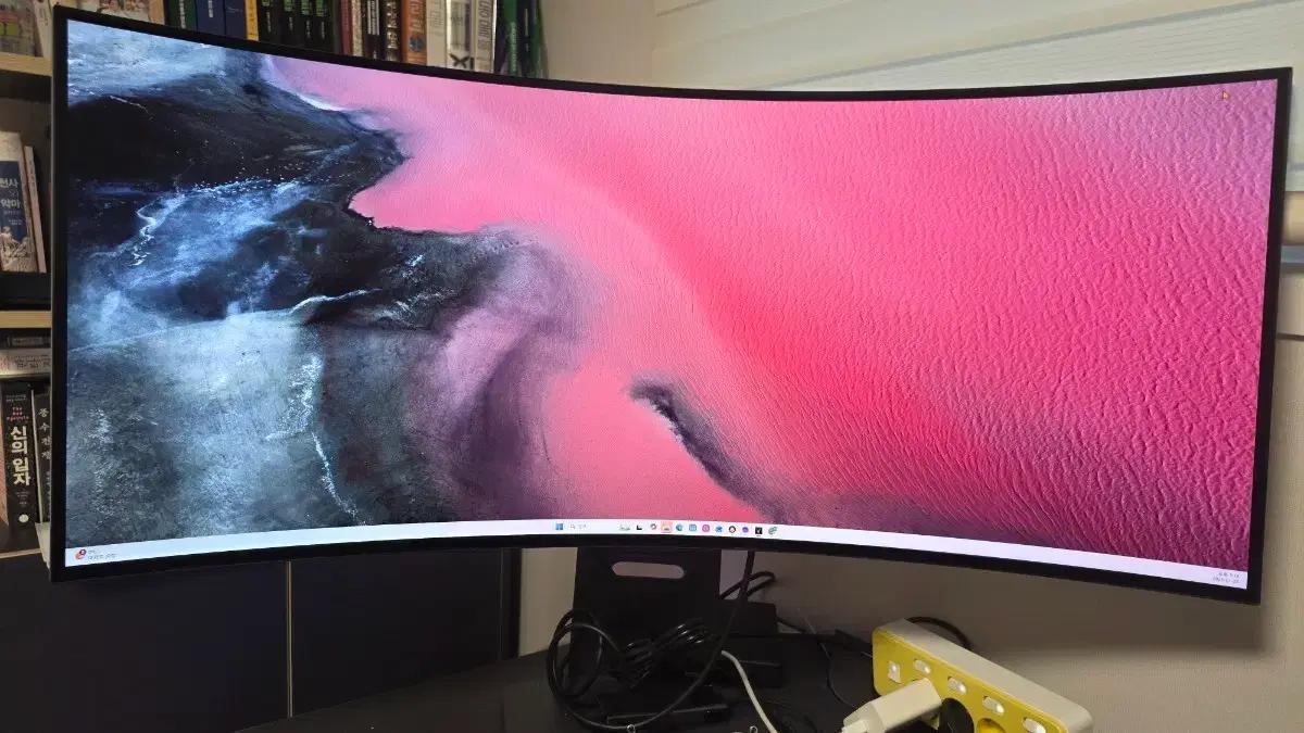 LG 울트라기어 39인치 OLED 커브드 모니터 39GS95QE  팝니다