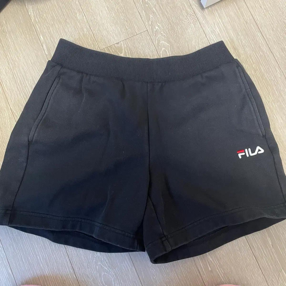 휠라 반바지