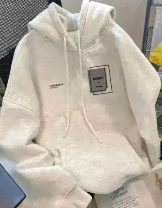 BRHND 아이보리 후드티110