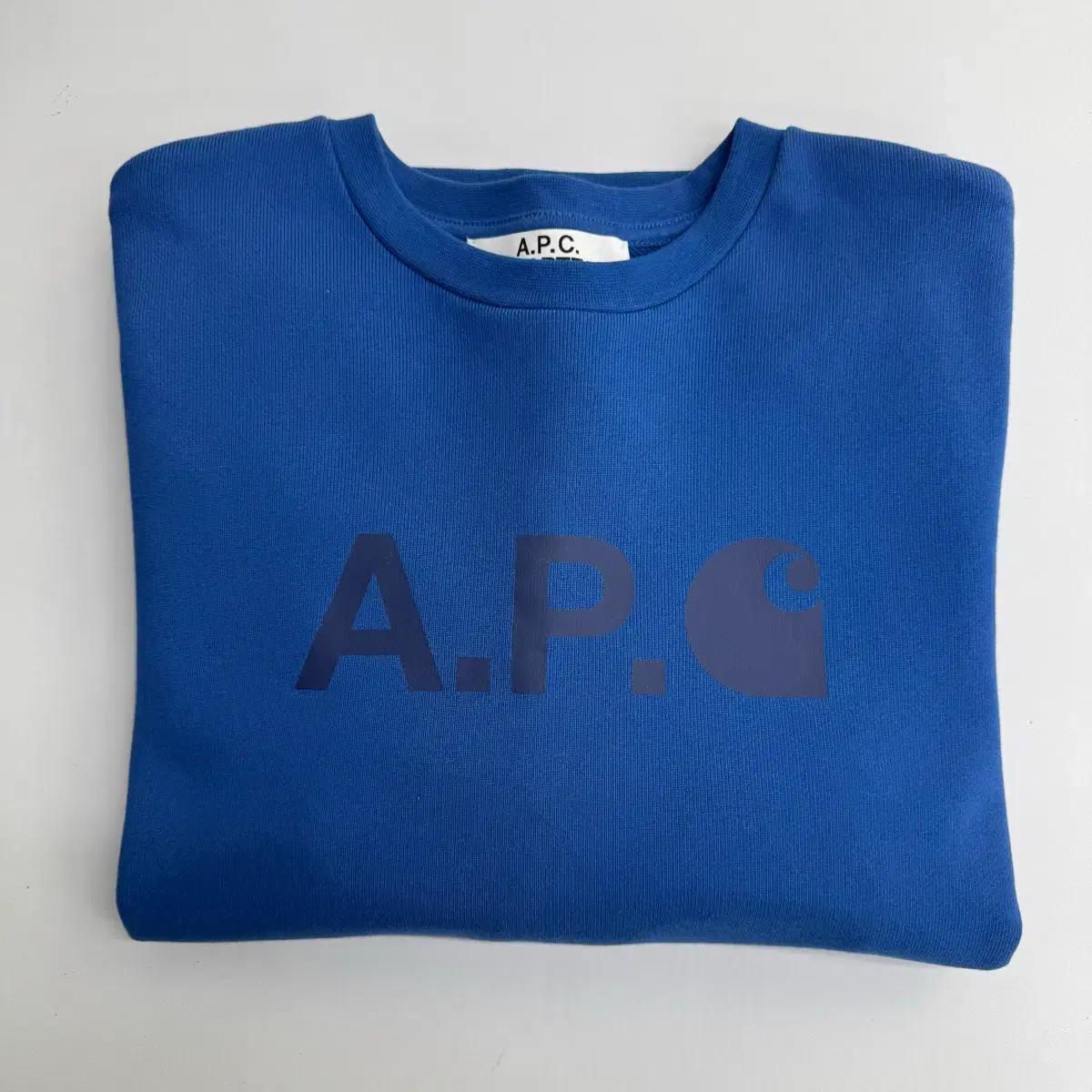 칼하트 X APC 맨투맨