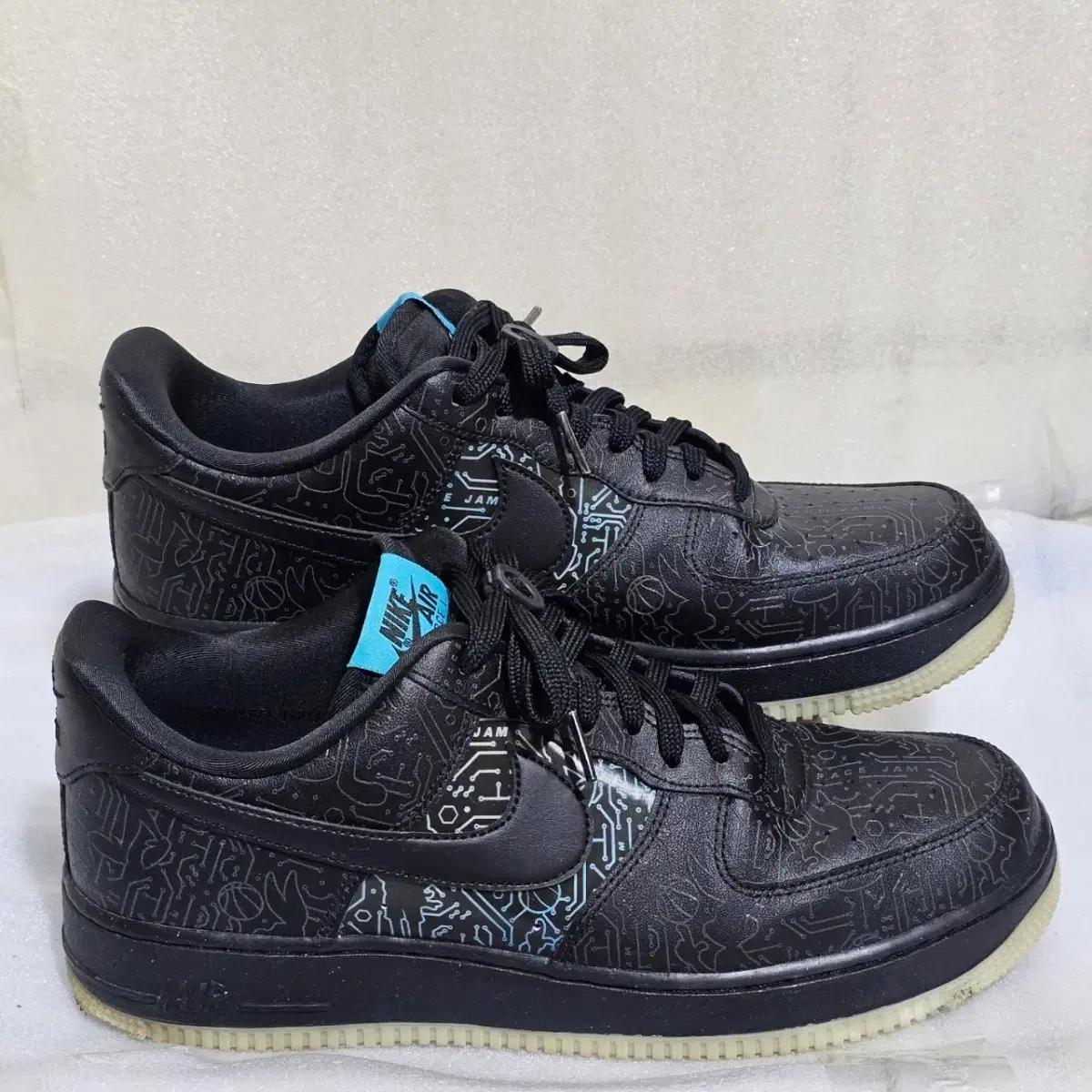 사이즈 285mm / 나이키 X 스페이스 잼 에어 포스 1 스니커즈