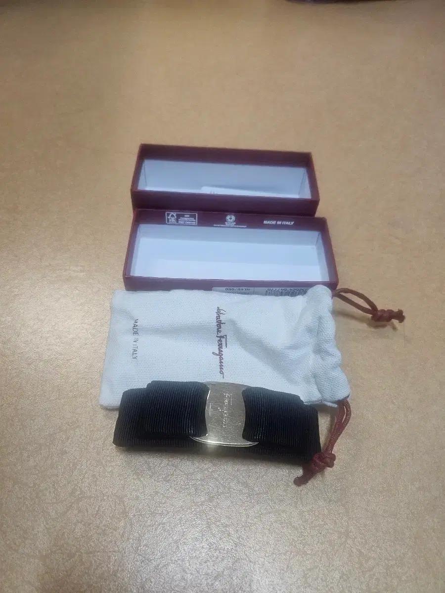 페라가모 바라 리본 블랙 헤어핀 풀박스