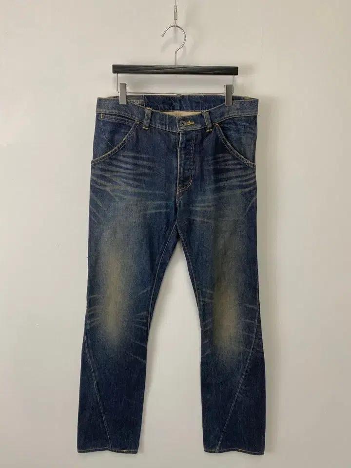 빈티지 ATTACHMENT 커브 디테일 데님팬츠