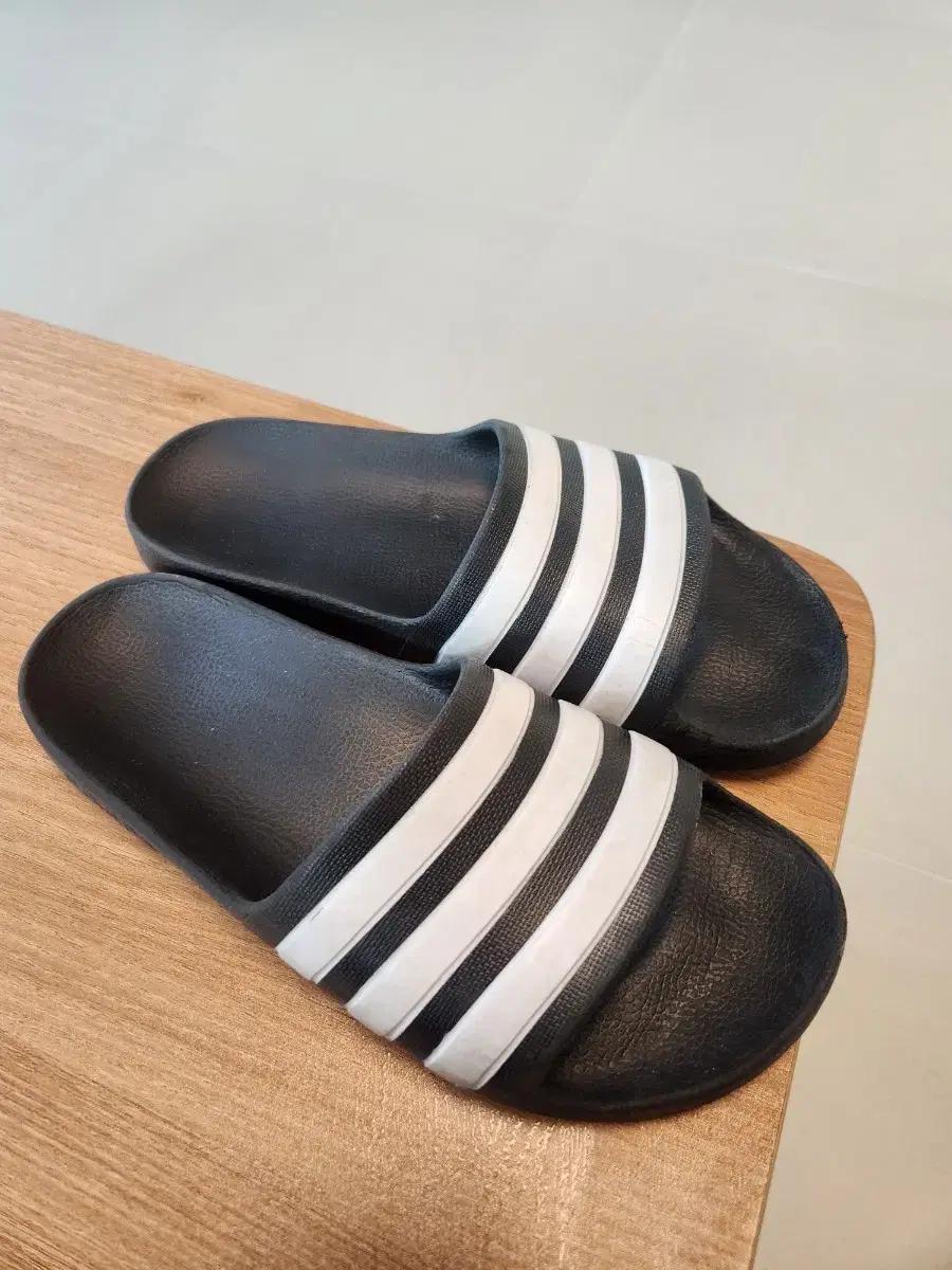 아디다스 삼선 슬리퍼 블랙 230- 235