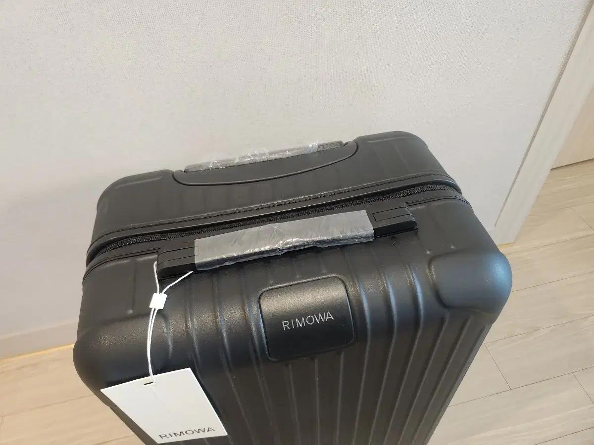 리모와 에센셜 매트블랙 캐빈(기내가능)