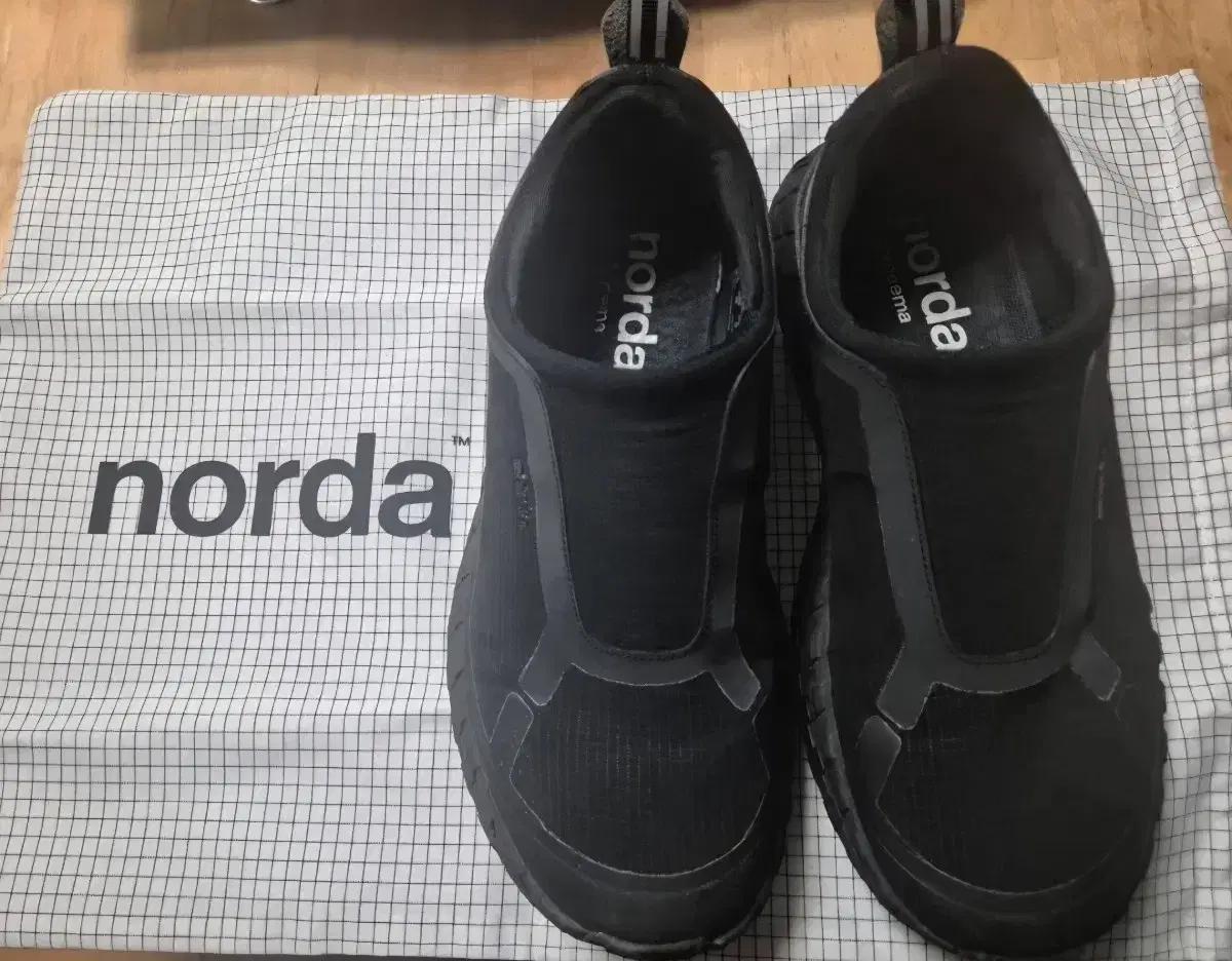 norda 노다003 슬립온 블랙 스니커즈 265
