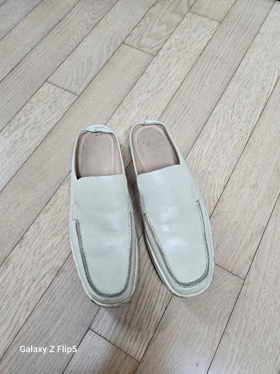BALLY 발리 아이보리 가죽 슬리퍼240