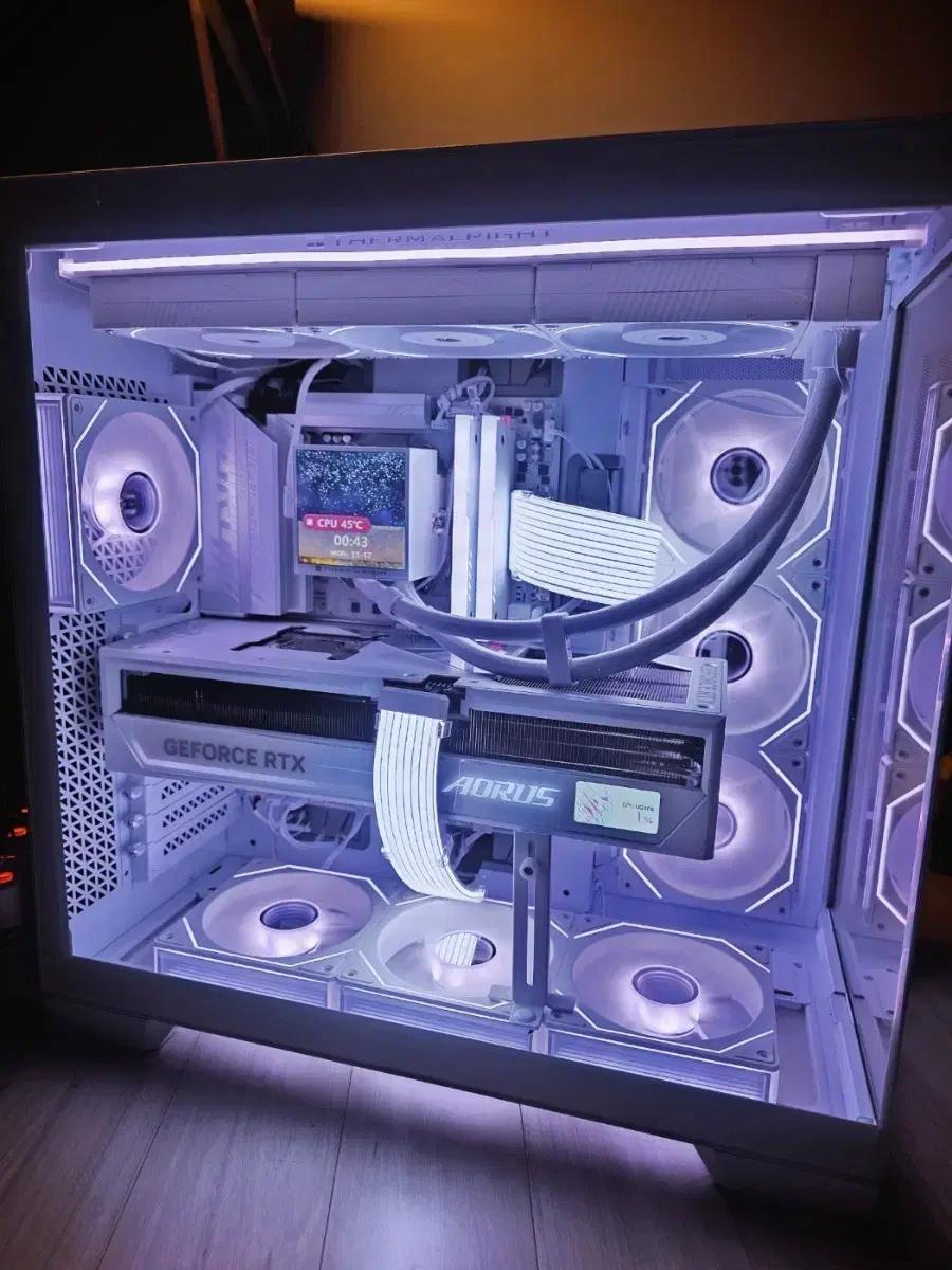 라이젠 9800X3D RTX5090 어로스마스터 PC