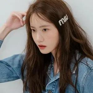 미우미우 크리스탈 헤어핀
