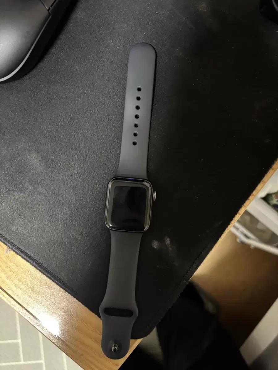 Refurbished Apple Watch Series 5 40mm GP