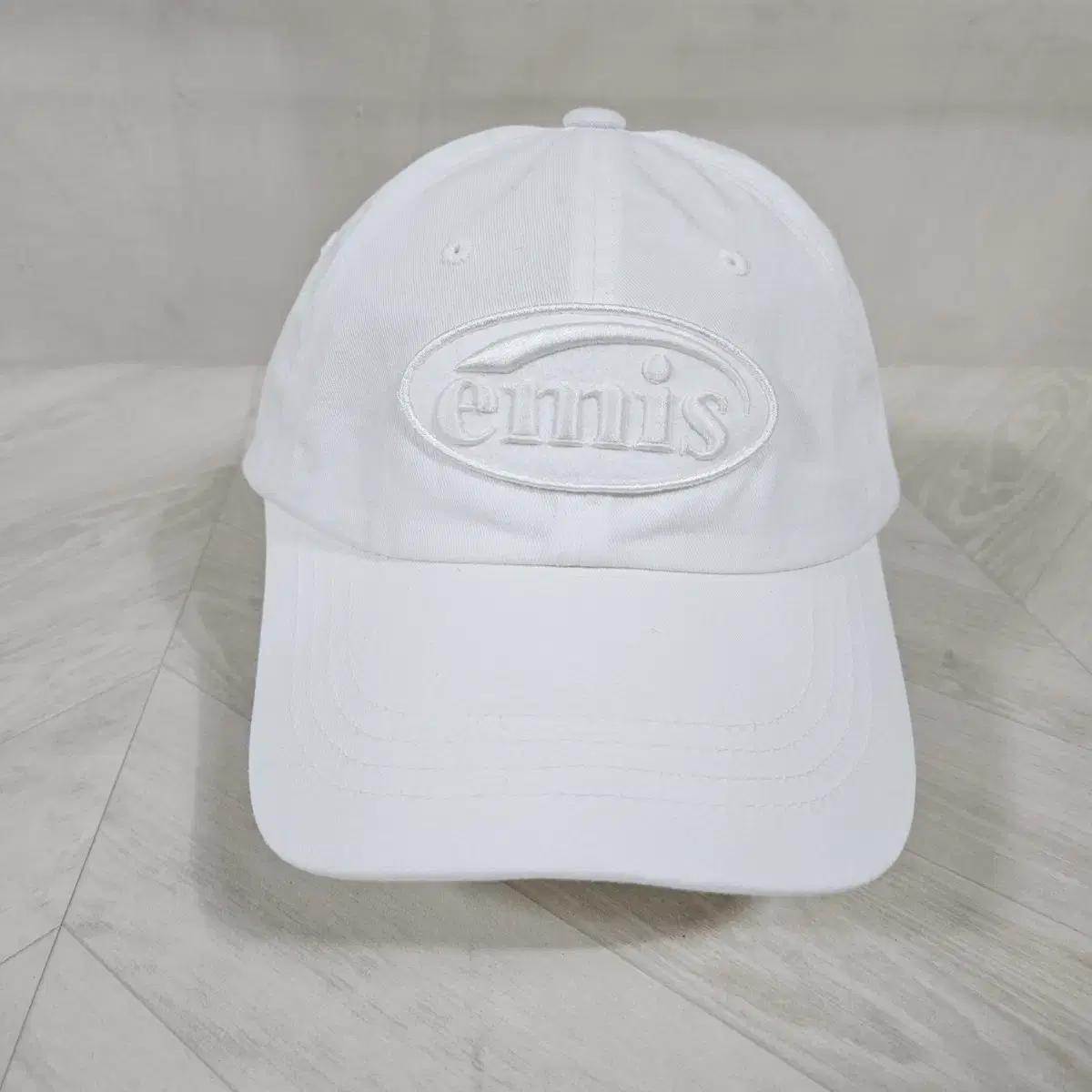 EMIS 이미스 화이트 볼캡 / 거의 새상품 / 2024년식