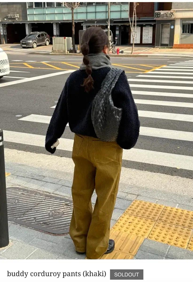 누트 카키 코듀로이 와이드 팬츠 nutt buddy corduroy pa