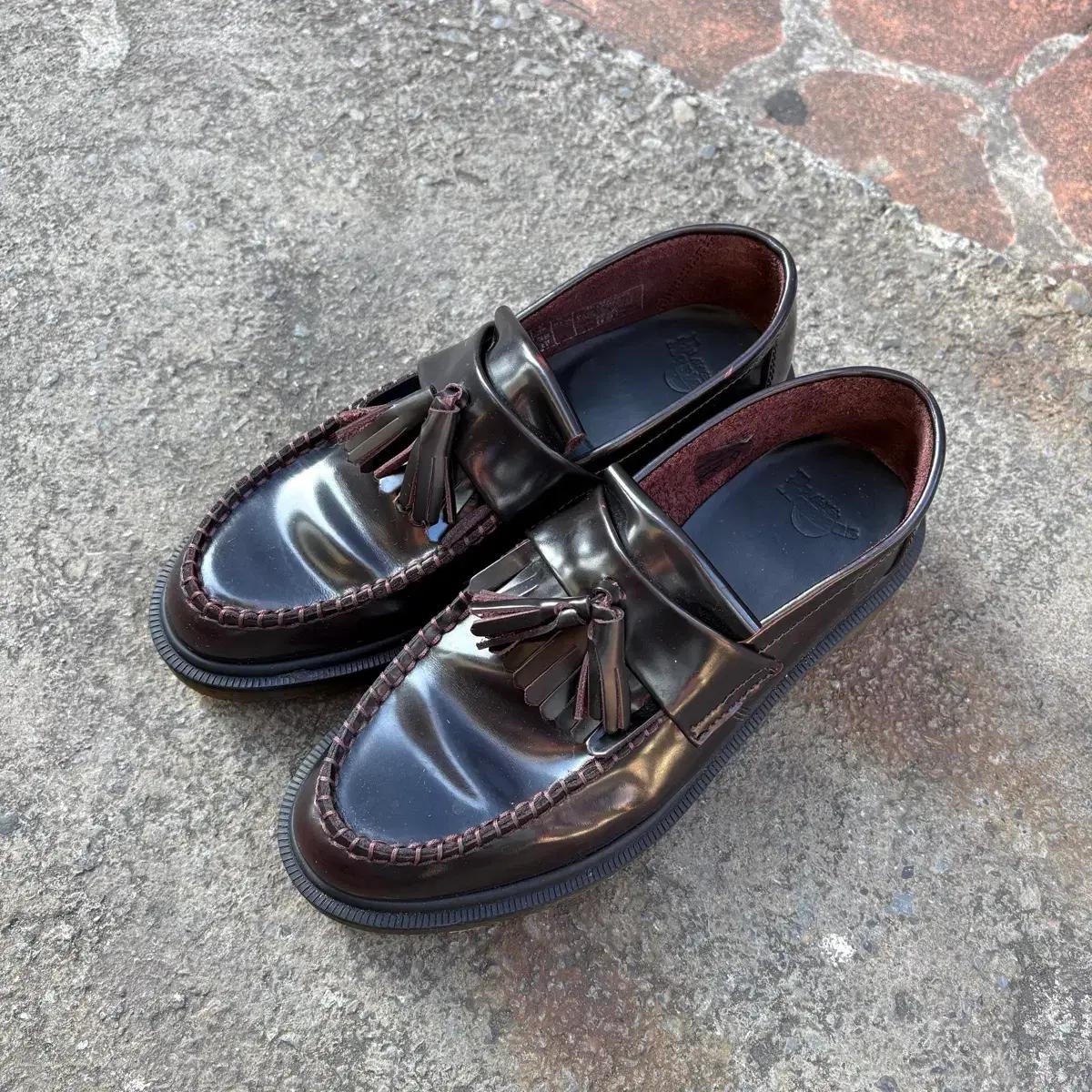 Dr. Martens 닥터마틴 아드리안 로퍼 (250)
