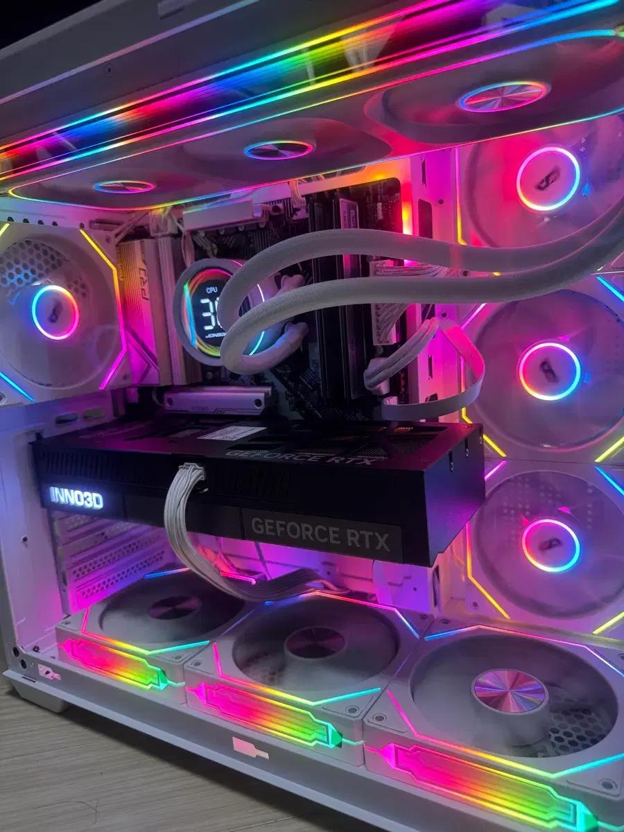 9800X3D 5080 4K 게이밍 컴퓨터