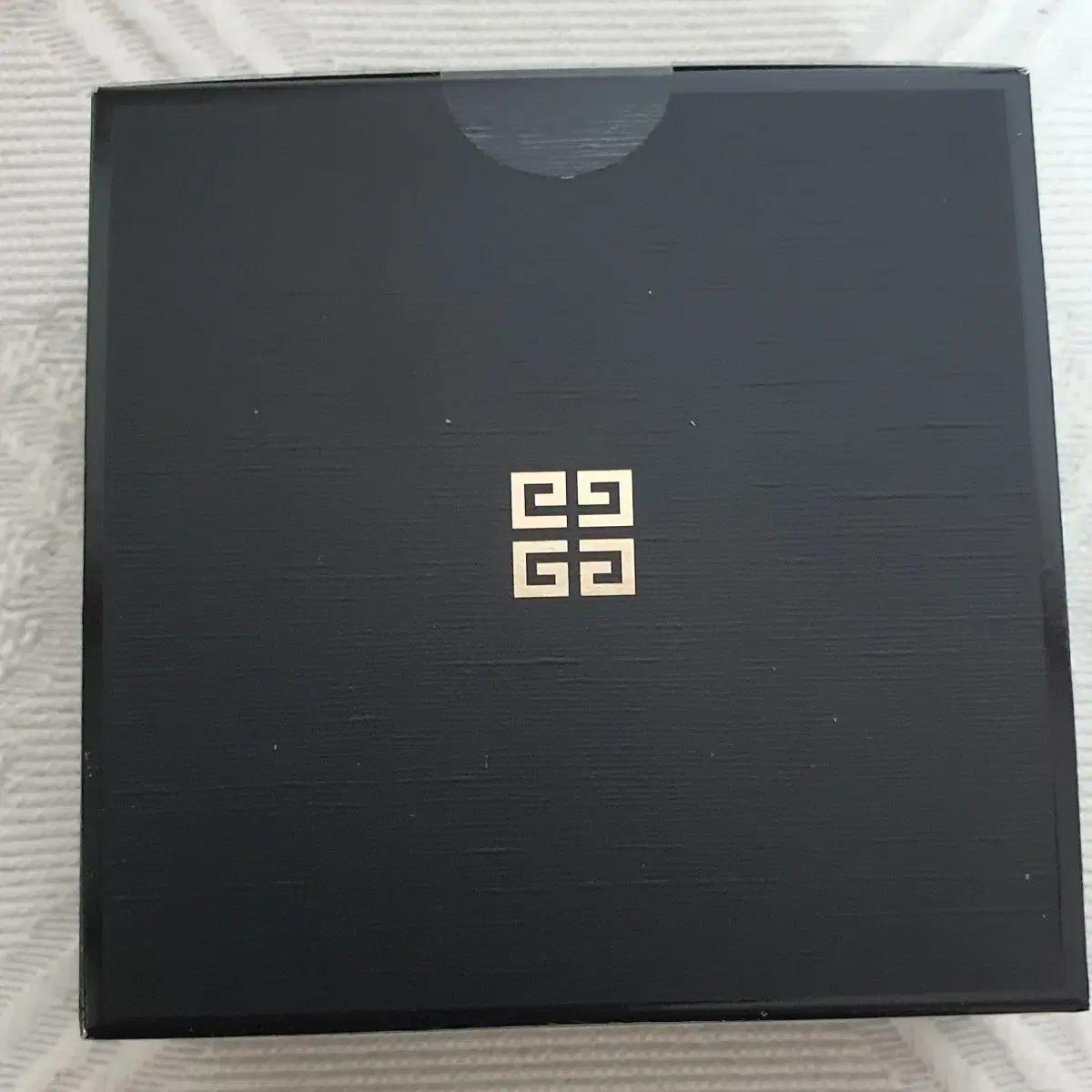 지방시 썬팩트