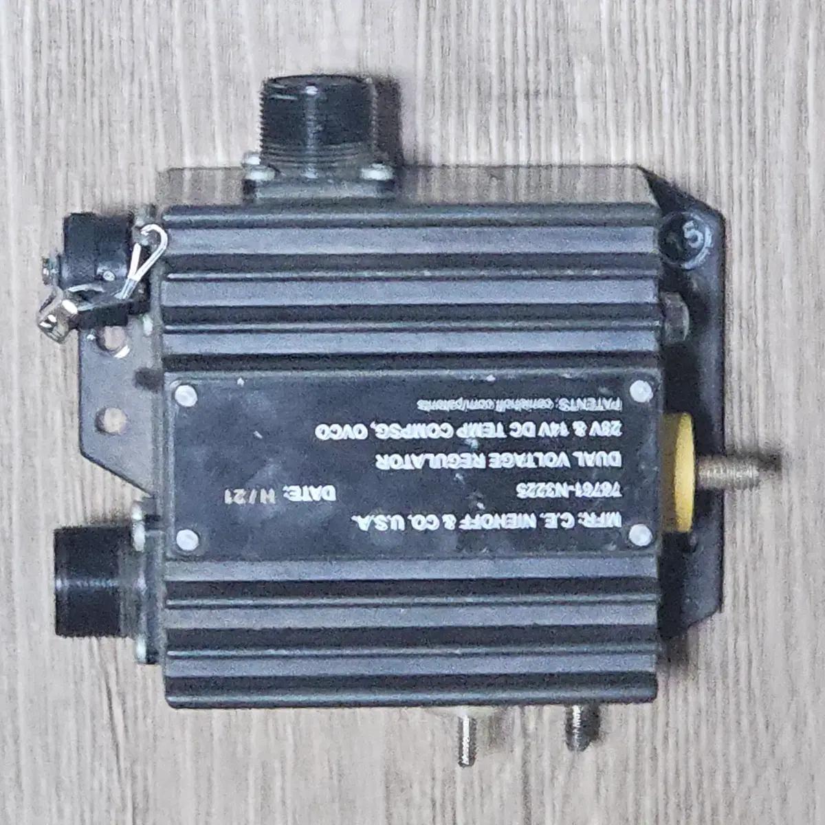듀얼 전압 조절기(Dual Voltage Regulator)