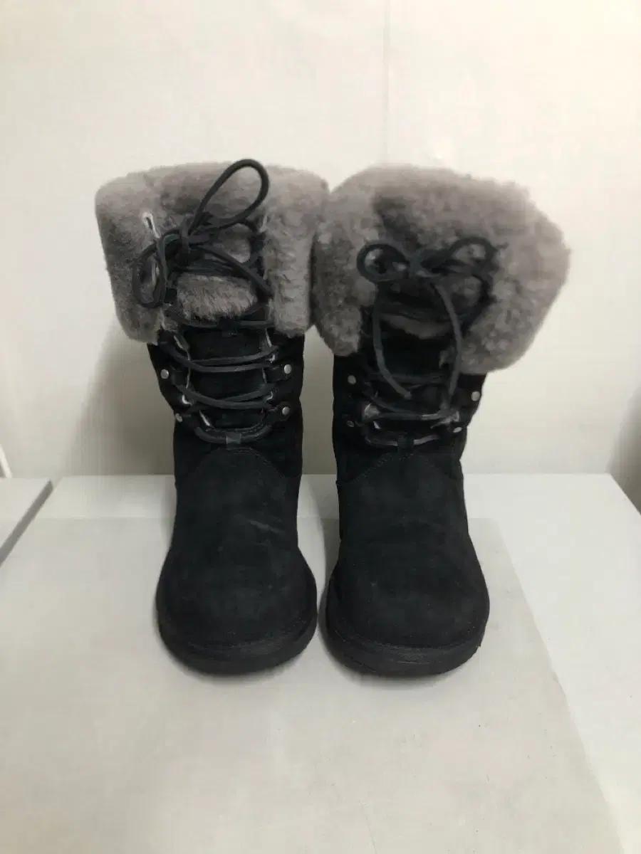 (230사이즈)어그 UGG 정품 몽클레어 부츠